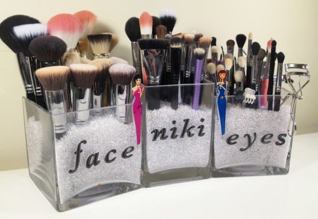 Avots: http://www.hellomissniki.com/2013/04/diy-makeup-brush-storage/