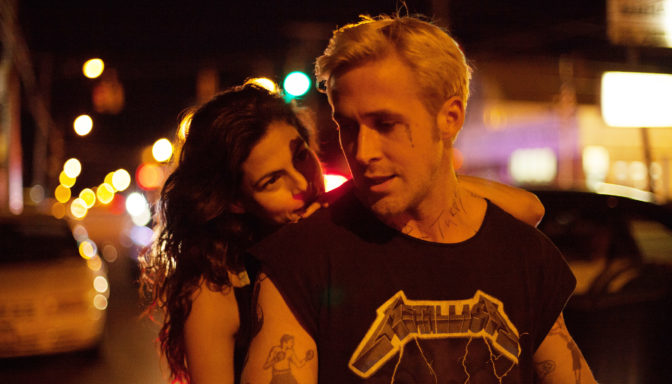 Raiens Goslings un Eva Mendesa filmā Ņujorkas ēnā (The Place Beyond the Pines)