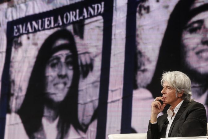 Pazudusī pusaudze Emanuela Orlandi un viņas brālis Pietro