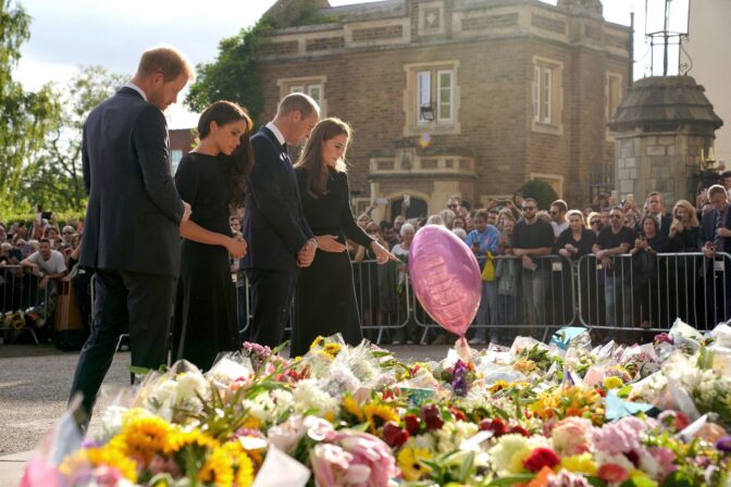 TOPSHOT-BRITAIN-ROYALS-QUEEN-DEATH