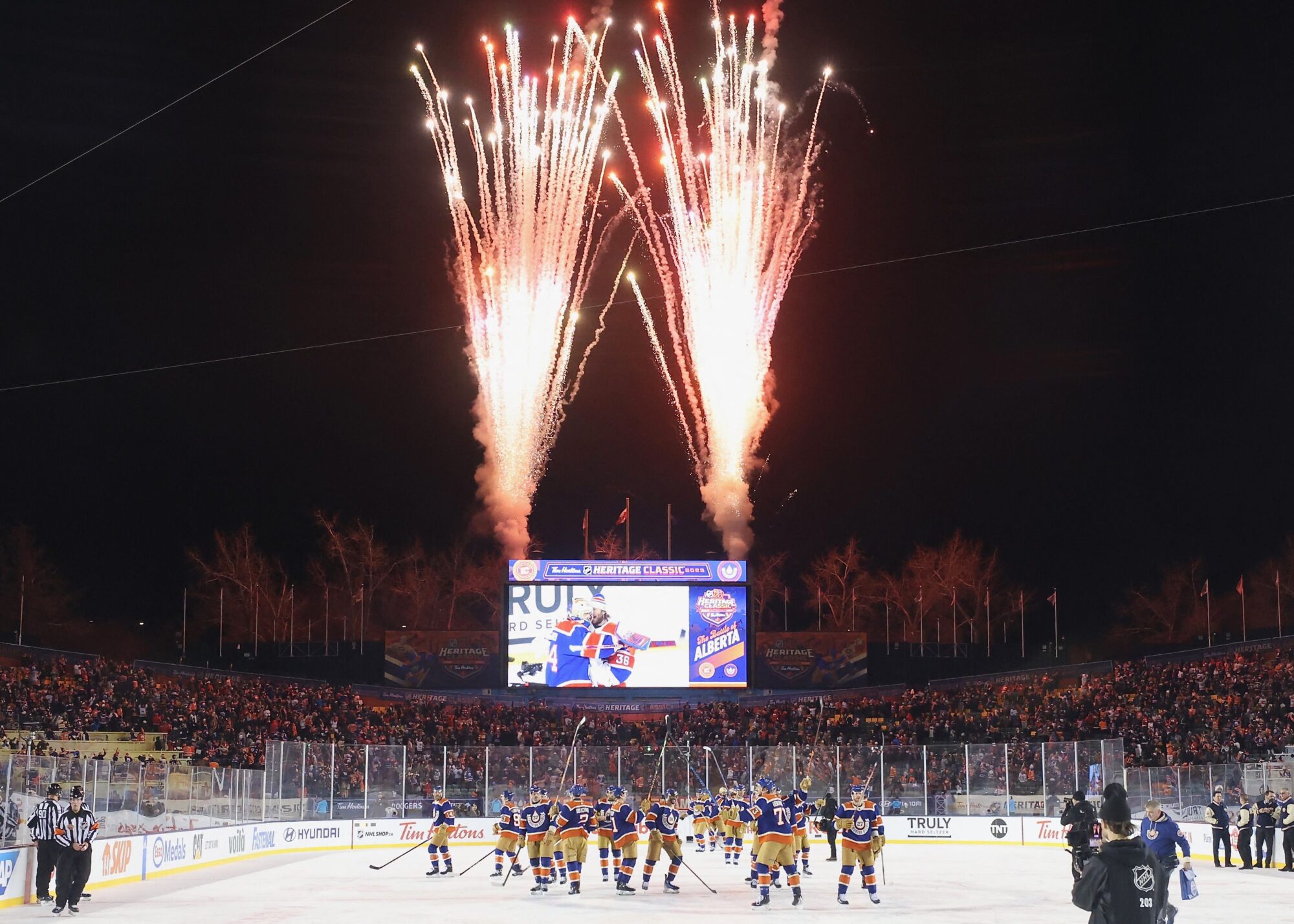 HKN-SPO-2023-TIM-HORTONS-NHL-HERITAGE-CLASSIC-CALGARY-FLAMES-V