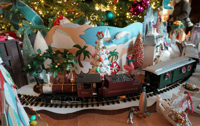 CHRISTMAS-SEASON/WHITE HOUSE