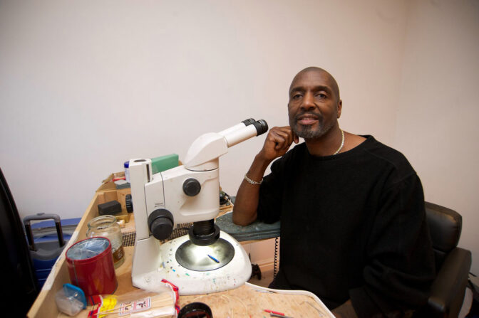 British Artist Willard Wigan Places Three Kings In The Eye Of A Needle