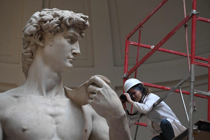 ITALY-ART-MICHELANGELO-DAVID-CLEANING
