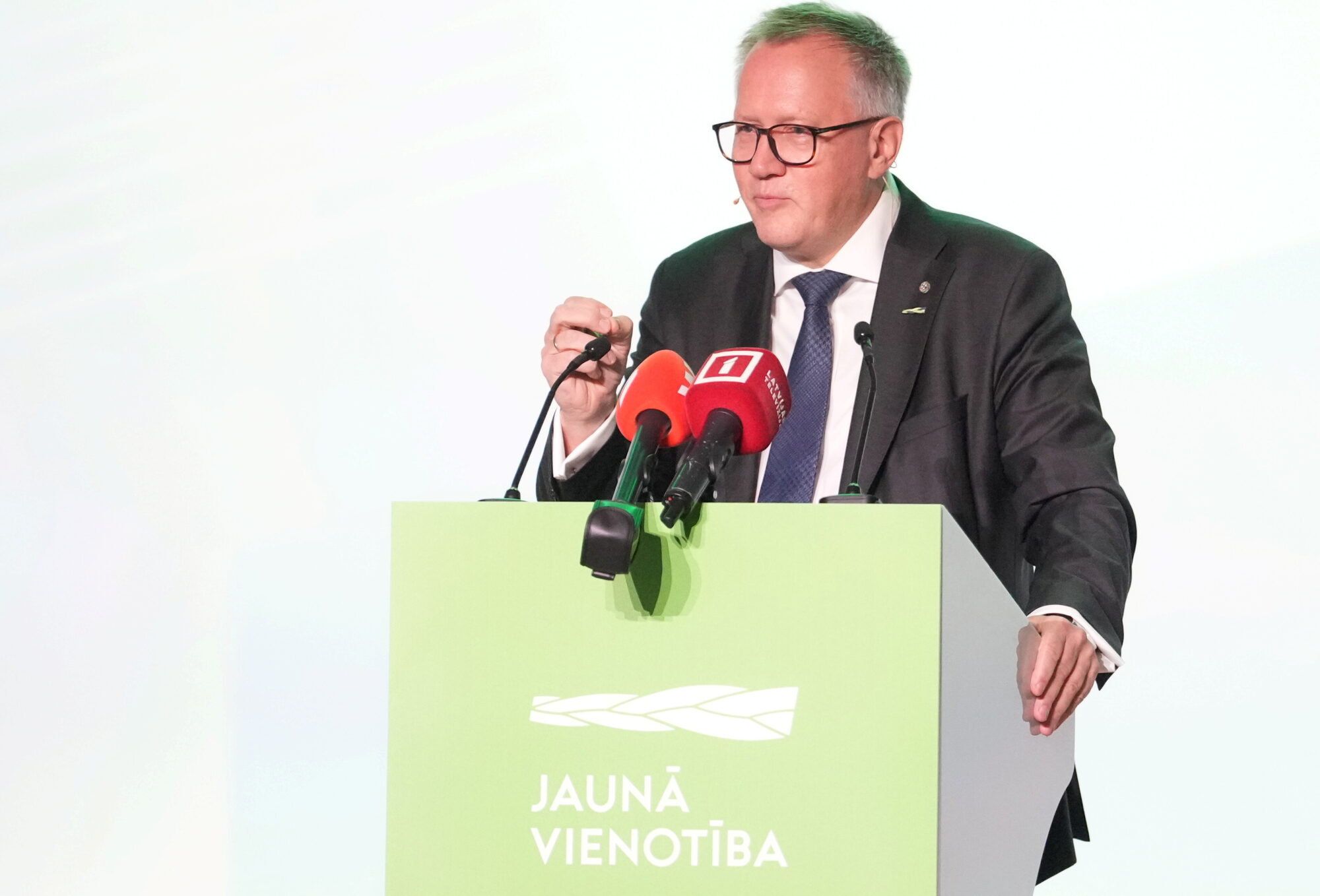Arvils Ašeradens