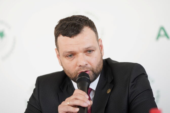 Latvijas Br?vo arodbiedr?bu savien?bas preses konference