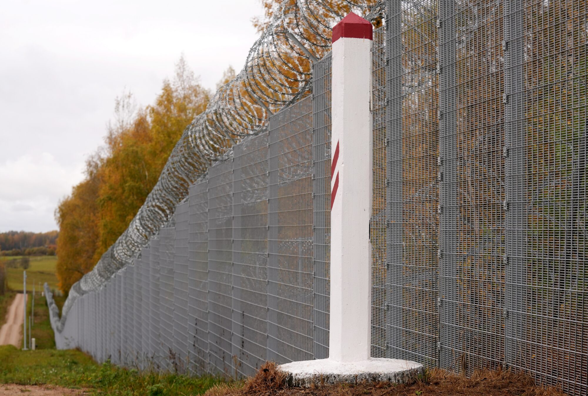 Eiropas Komisijas iekšlietu un migrācijas komisārs apmeklē Latvijas austrumu robežu