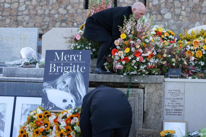 FRANCE-CINEMA-BARDOT-OBIT-FUNERAL