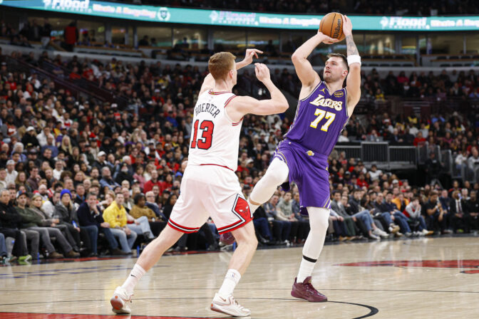 BASKETBALL-NBA-CHI-LAL/