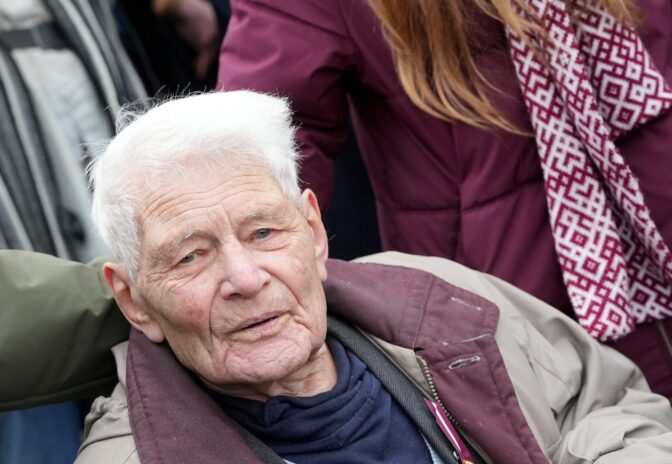 Leģionāru piemiņas gājiens un ziedu nolikšana pie Brīvības pieminekļa