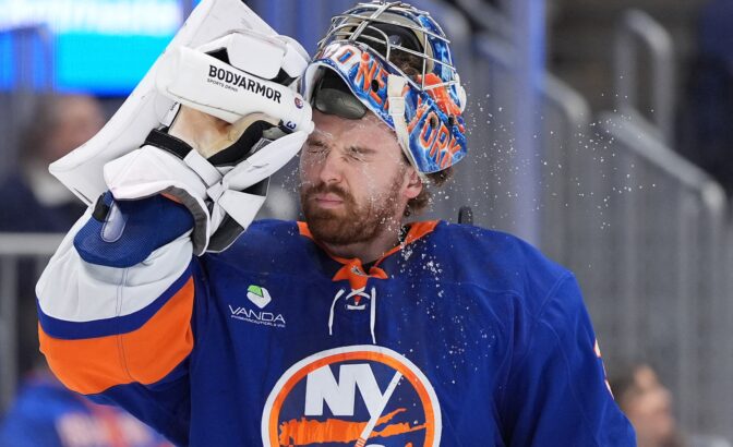 HOCKEY-NHL-NYI-OTT/
