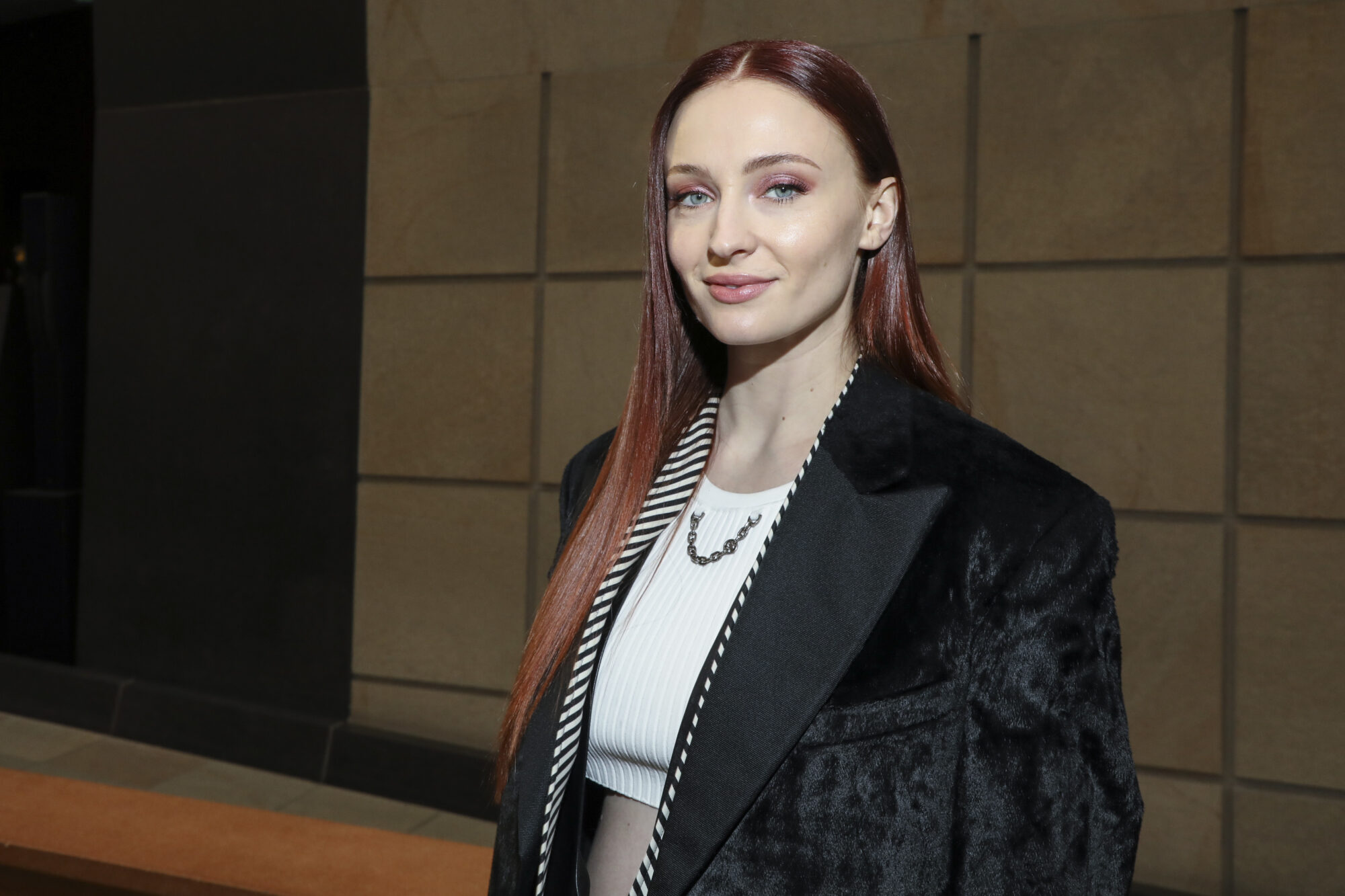 Paris Fashion Vuitton F/W 22-23 Front Row