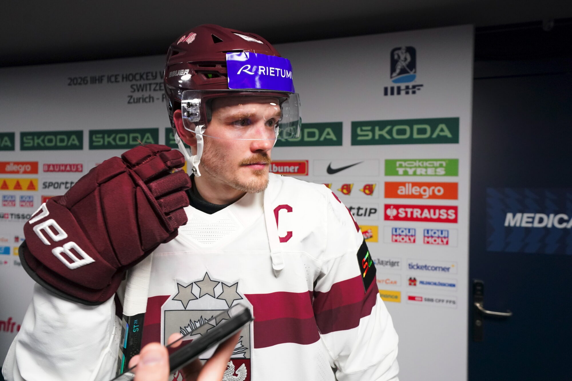 Latvijas kapteinis Balcers: Jāuzlabo spēle ar ripu savā aizsardzības zonā |  tv3.lv