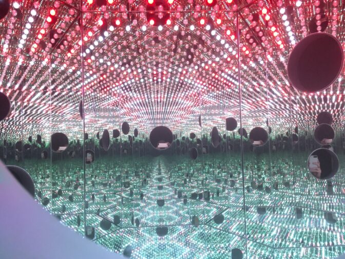 Yayoi Kusama - Infinity