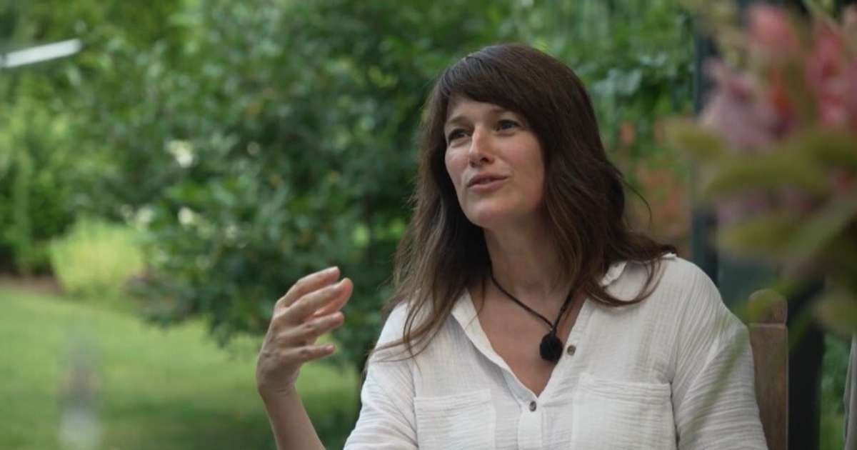 Tā nav ezoterika, tā ir mīlestība”: Evelīna Strazdiņa par dūlas darbu |  tv3.lv