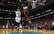 Lieliska pēdējā ceturtdaļa ļauj Lebrona Džeimsa Cavaliers uzvarēt Celtics