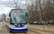 Pie Alfas steidzīgs autobraucējs nogriež ceļu tramvajam; ir cietušais