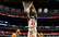 Warriors un Bulls izcīna otrās uzvaras NBA izslēgšanas spēlēs