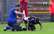 VIDEO: spāņu futbolistam komandas ārsts aprūpē… pēcpusi