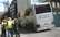 FOTO: Baznīcas ielā asfaltā ielūzis tūristu autobuss