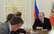 Divi vīrieši, kas sevi dēvē par Islāma valsts teroristiem, draud Putinam