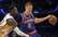 Porziņģim pietrūkst trīs bloku līdz "triple‑double", "Knicks" uzvar "Lakers"