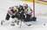 Mīlestība vieno – "Blackhawks" un "Wild" fani apprecas