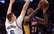 Porziņģis atveras otrajā puslaikā, "Knicks" zaudē Losandželosas "Lakers"