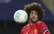 Futbolista Fellaini smieklīgā seja "uzspridzina" internetu
