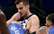 NBA spēles laikā sakaujas divi basketbolisti