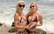 Draiski foto: slavenas skaistules pludmalē izbauda "bikini futbolu" un viena otru