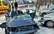 Foto: jaunietis Ventspilī nobrauc no ceļa. Glābšanas darbos nogriež auto jumtu