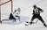 Kārlsons "Golden Knights" kluba mazākumā gūst neticamus uzvaras vārtus NHL mačā