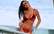 Pavedinoši foto: daiļa "Playboy" modele kārdina fanus niecīgā bikini