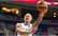 Sirsnīgs foto! Basketbolists Timma kopā ar jaundzimušo dēliņu