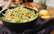 Gluži kā šikā kafejnīcā! Pasta ar sēnēm, ciedru riekstiem, pupiņām un pesto