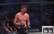 MMA zvaigzne cīņas laikā smagi pārsit degunu, abi sportisti turpina cīnīties, vārtoties pa asinīm