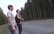 "Mums paveicās!" Seriāla "Radiņi" varoņi "stopē" automašīnas, lai nokļūtu Kuldīgā
