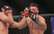 UFC cīņa beidzas ar asiņu jūru un sakropļotu degunu