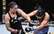 UFC dāmu duelī Peningtona ar tiesnešu lēmumu uzvar Reno