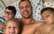 Foto: Mairis Briedis kopā ar dēliem uzceļ sniegavīru