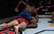 UFC vakara galvenajā cīņā Bransons ar žņaugšanas paņēmienu uzvar Tilu