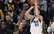 Bertāna "Mavericks" ar lielisku sniegumu ceturtajā ceturtdaļā uzvar "Warriors"