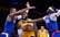NBA sezonas pirmajā Losandželosas derbijā Lenards un Džordžs apspēlē Džeimsu un Deivisu