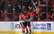 "Blackhawks" centrs Atanasiu "izģērbj" pretinieku aizsargu, piesakot kandidatūru uz gada vārtiem NHL
