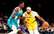 Deiviss "uguņo" ar "double‑double", "Lakers" viesos piekāpjas "Suns" komandai