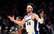 NBA dienas topā triumfē "Wizards" spēlētāja Kisperta metiens no centra logo