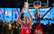 Maklangs sarīko īstu šovu NBA "Slam Dunk" konkursā, Lilards triumfē tālmetienos
