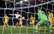 Skanot fantastiskam "Putin huilo" Vemblija stadiona tribīnēs, Anglija ar 2:0 uzvar Ukrainu