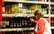 Alkohola iegāde no 20 gadu vecuma: veikalnieki neiebilst, taču iedzīvotāji šaubās par ieguvumiem